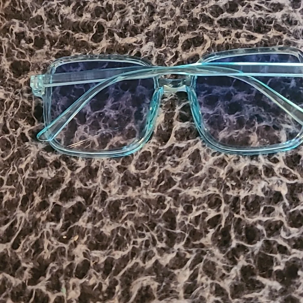 HP🔥🔥Pretty blue oversized sunglasses new w tags original box